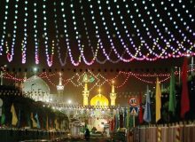 مشهد غرق در نشاط و نور