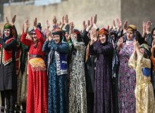 گریزی به فرهنگ بومی سروخوانی زنان لر