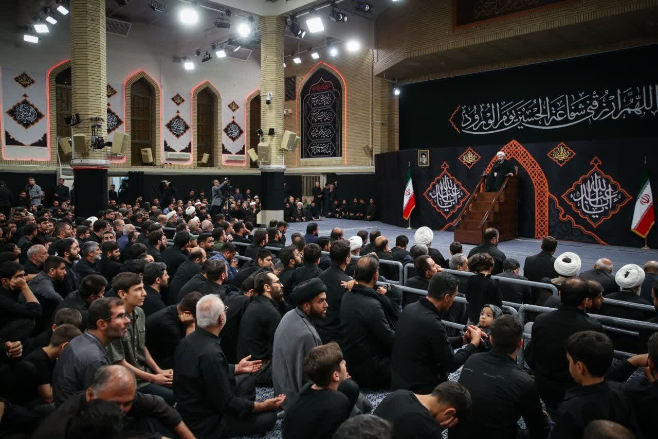 مراسم عزاداری حضرت اباعبدالله الحسین در حسینیه امام خمینی