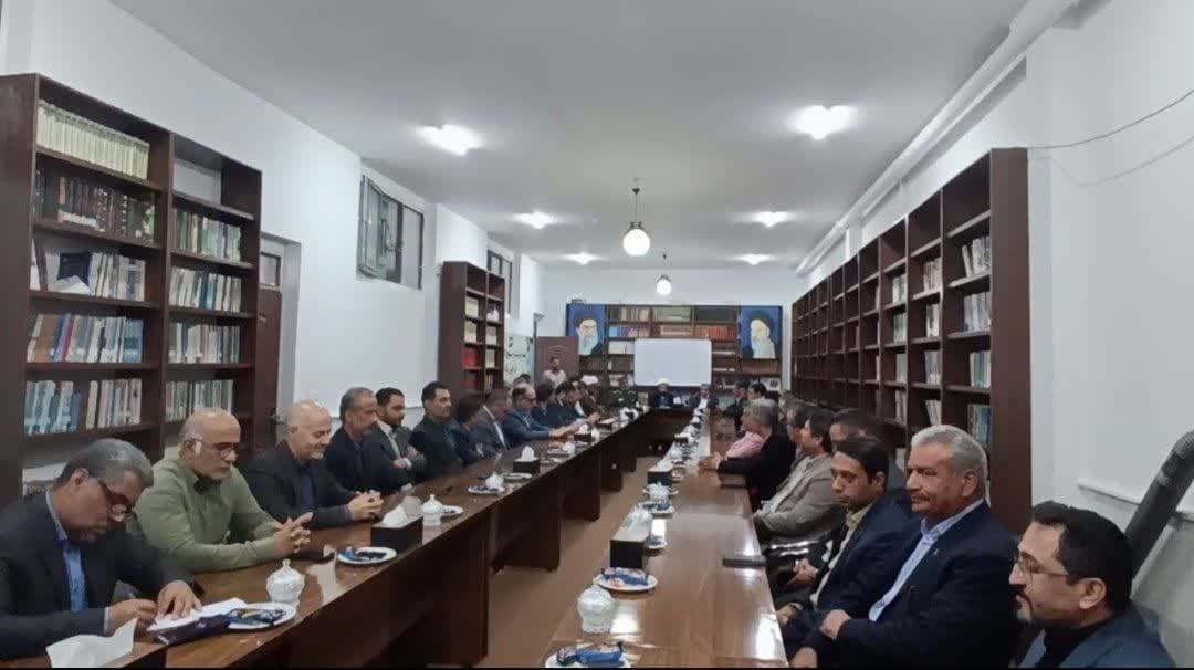 مدیر باید در مسیر  حق طلبی حرکت کند