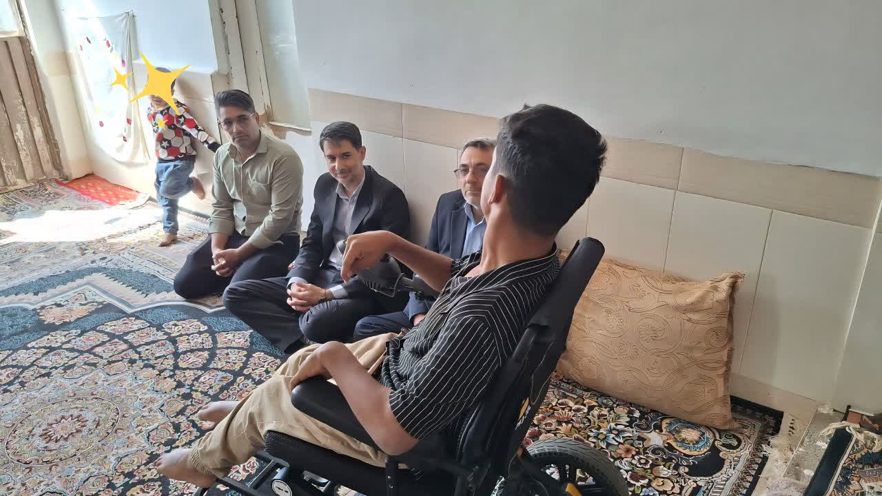 اهدای رایگان ویلچر برقی به دانشجوی توانمند شهرستان خواف