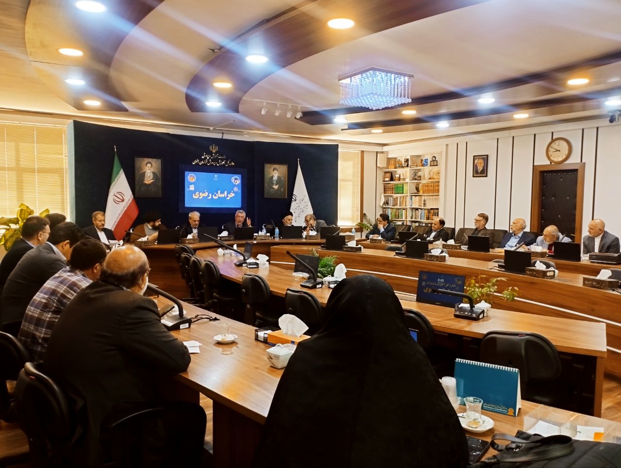 پایگاه خبری شورا تریبون