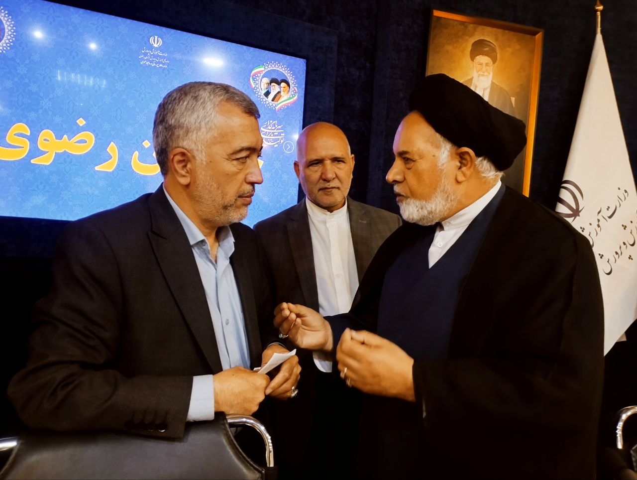 موافقت مجلس با تعویق ۶ ماهه موعد برگزاری انتخابات شوراهای شهر و روستا ... نمایندگان در جلسه علنی امروز مجلس شورای اسلامی، در جریان بررسی اصلاح موادی از قانون ... پایگاه خبری شورا تریبون