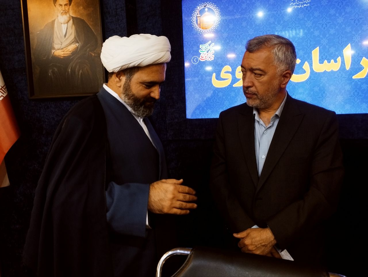 موافقت مجلس با تعویق ۶ ماهه موعد برگزاری انتخابات شوراهای شهر و روستا ... نمایندگان در جلسه علنی امروز مجلس شورای اسلامی، در جریان بررسی اصلاح موادی از قانون ... پایگاه خبری شورا تریبون