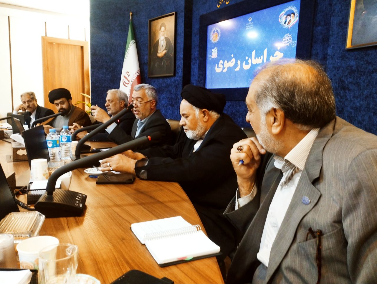 موافقت مجلس با تعویق ۶ ماهه موعد برگزاری انتخابات شوراهای شهر و روستا ... نمایندگان در جلسه علنی امروز مجلس شورای اسلامی، در جریان بررسی اصلاح موادی از قانون ... پایگاه خبری شورا تریبون