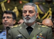 قدردانی رئیس ستادکل نیروهای مسلح از حضور باشکوه مردم در مراسم تشییع ۳۰۰ شهید گمنام