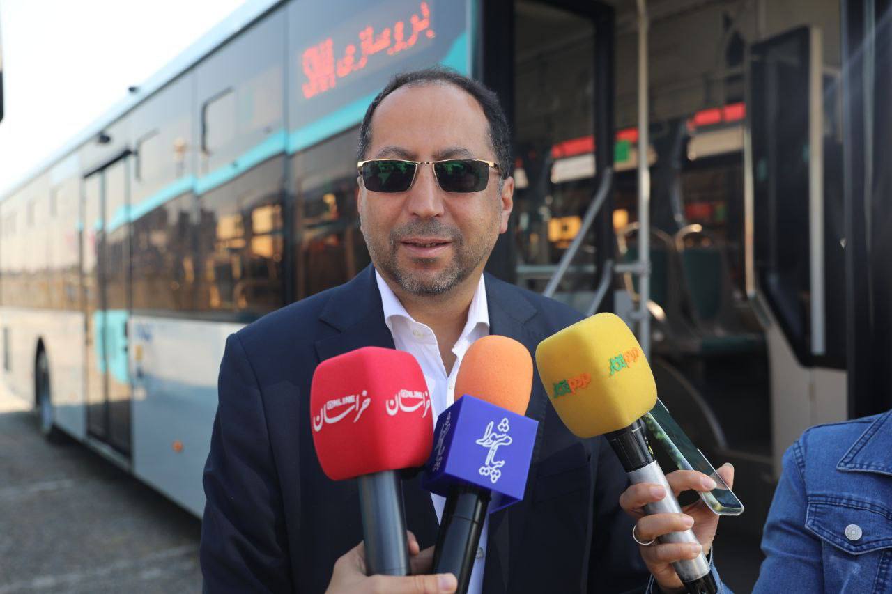 تحویل ۵۵ دستگاه اتوبوس شهری تولید تبریز به شهرداری مشهد