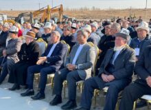 کلنگزنی منطقه صنعتی اوش با حضور هیئت اقتصادی خراسان رضوی