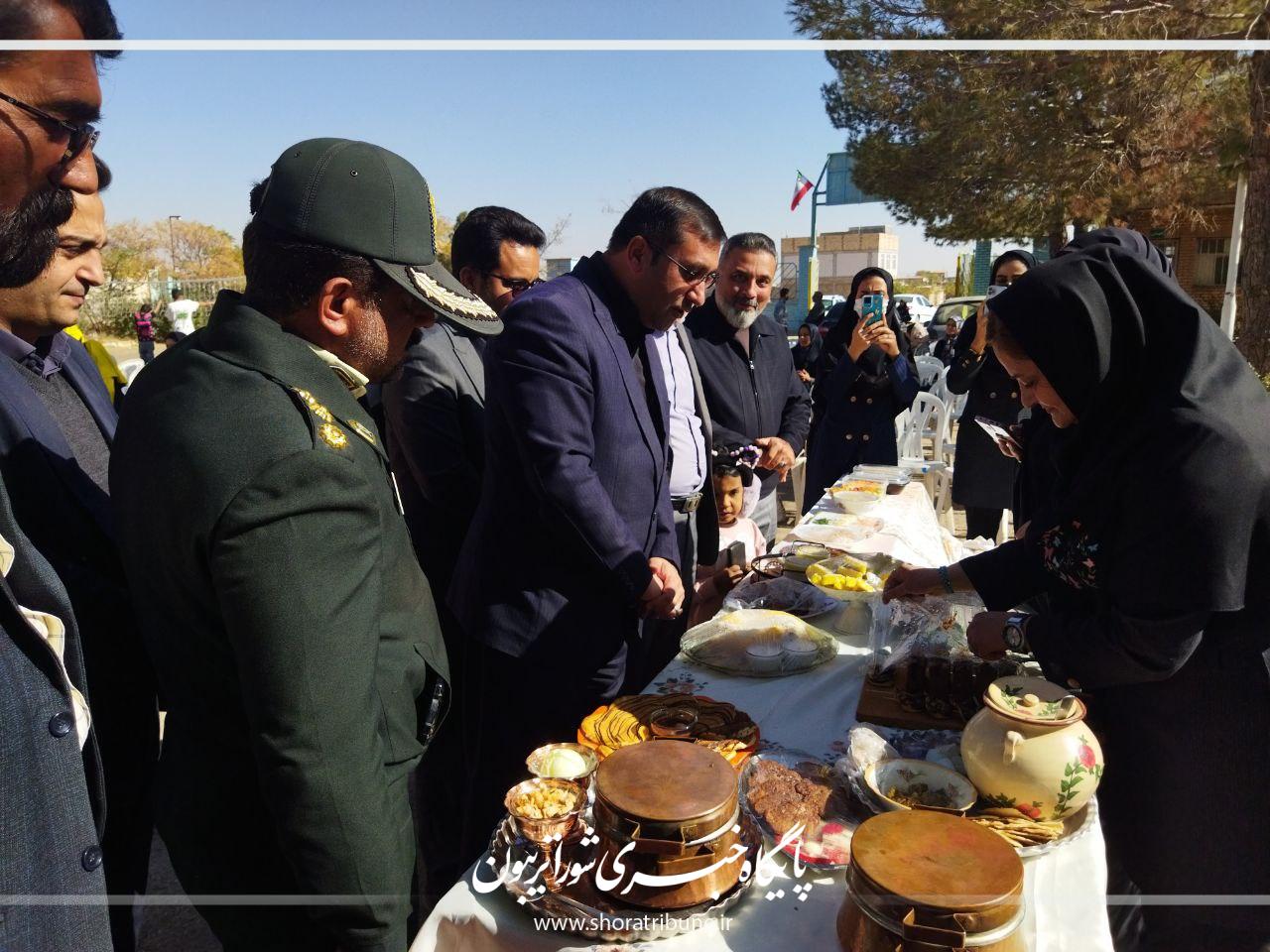 برگزاری جشنواره یک روزه روز دانش آموز در دبستان نخبه شهرستان فیروزه