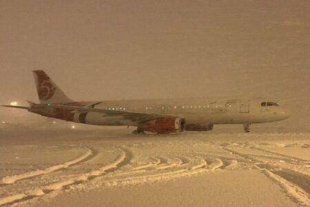 هشدار فرودگاه مشهد در روزهای برفی