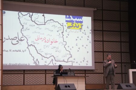 تجلیل از فعالان هفته پژوهش در همایش جهادگران علم و فناوری دانشگاه آزاد