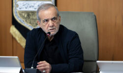 پزشکیان: با برخورد قهری نمیتوان جامعه را قانع کرد/ نقد منصفانه، سرمایه حکمرانی است